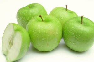 Использование кисловатых яблок для улучшения вкуса
