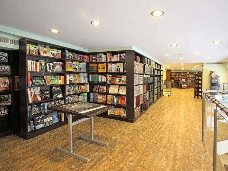 Мебель для книжного магазина